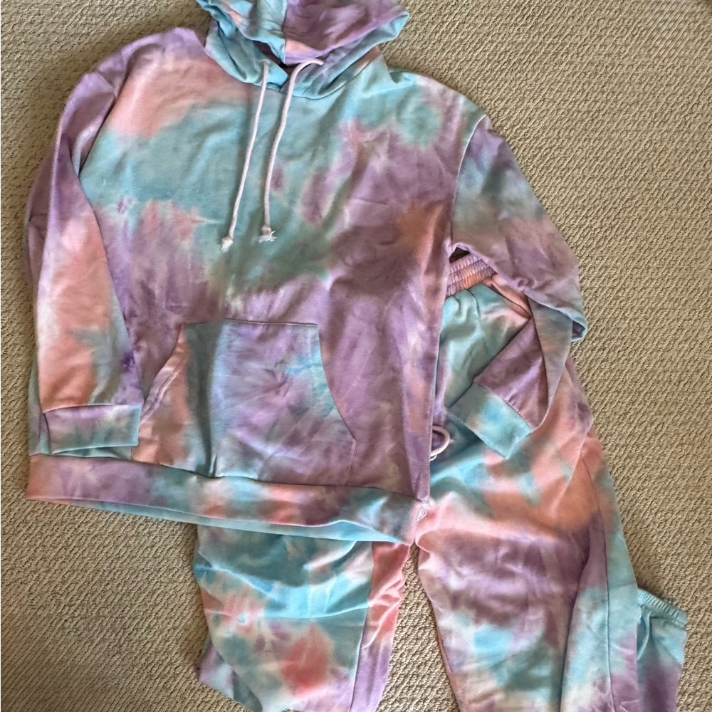 CLEARANCE 
SHEIN Women’s Pastel 2-Piece Tie-Dye Set | Size L